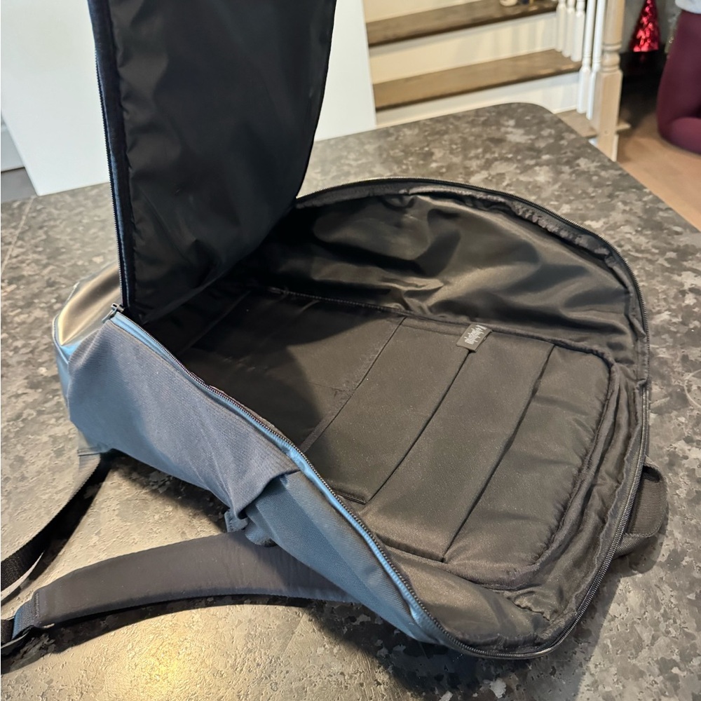 Lululemon backpack - Picture 8 of 10